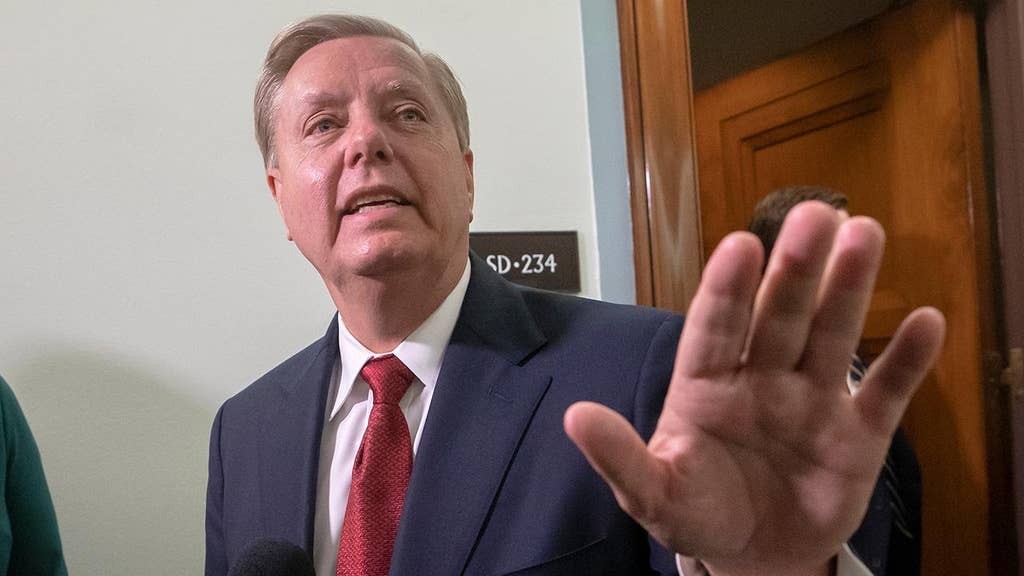 Lindsey Graham asks Mueller if he wants to testify about call with Barr