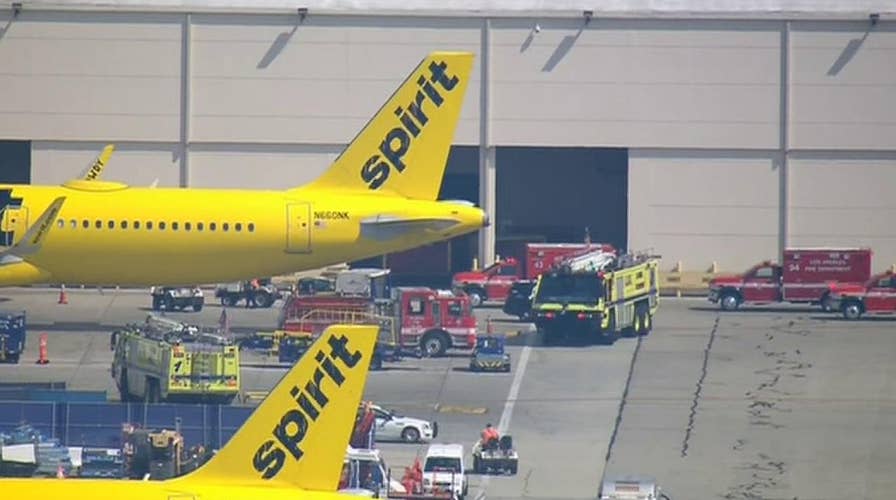 Raw video: First responders arrive at the scene of emergency landing at LAX
