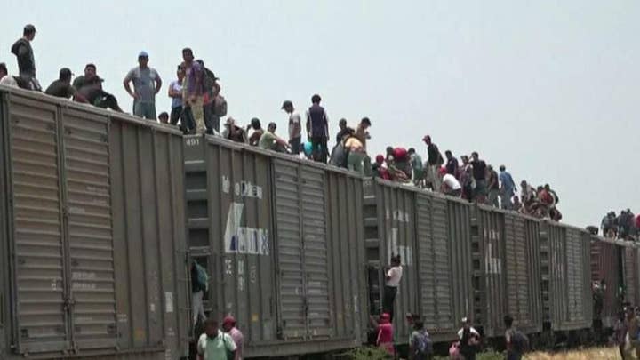 TSA planning to deploy hundreds of volunteer staff to southern border