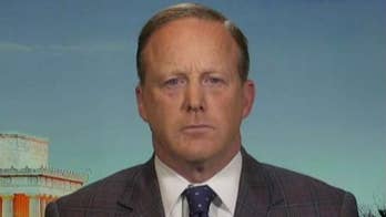 Spicer: Intelligence chiefs never informed Trump about Flynn investigation