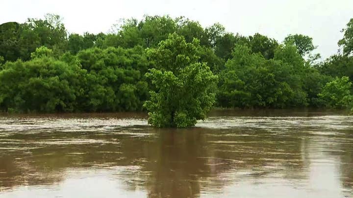 Powerful storms spawn tornadoes, flash flooding in the heartland