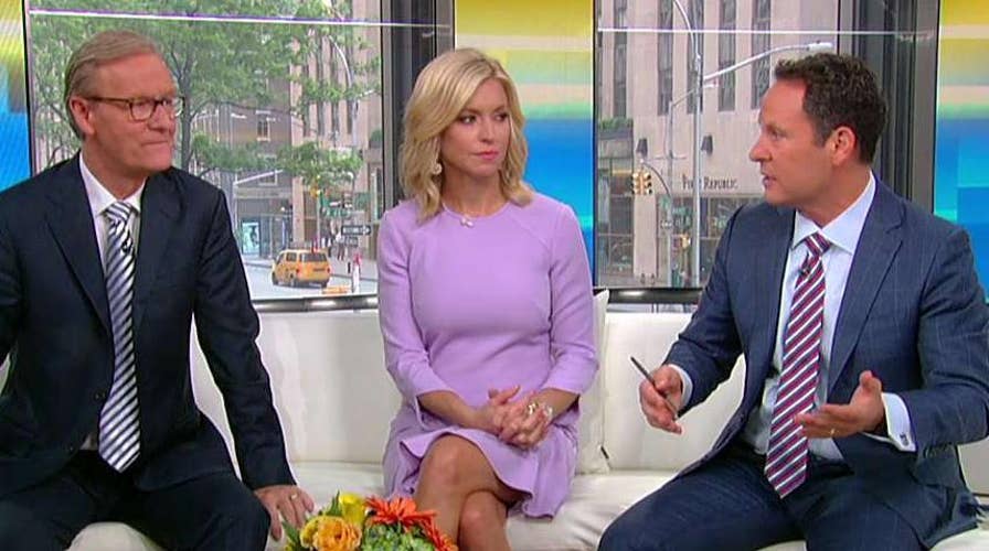 Robert De Niro attacks President Trump during tribute to Al Pacino