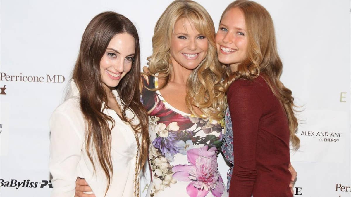 Christie Brinkley s daughters show off bikini snaps online