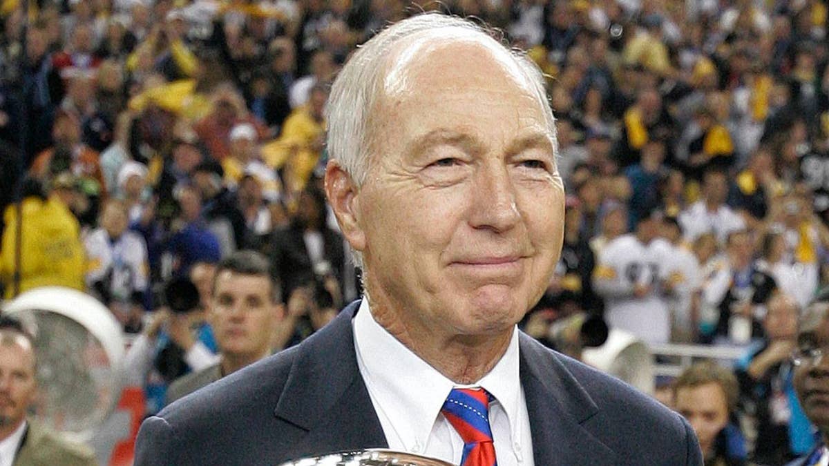 Legendary Green Bay Packers quarterback Bart Starr dies at 85 - CBS News