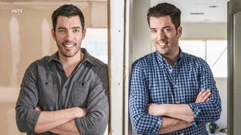 'Property Brothers' stars Jonathan and Drew Scott to stay with HGTV through 2022