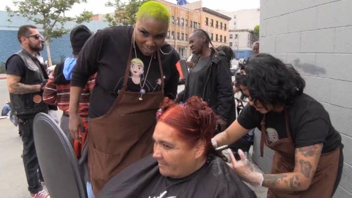 Woman sets up mobile beauty salon to provide makeovers to the homeless on skid row in Los Angeles