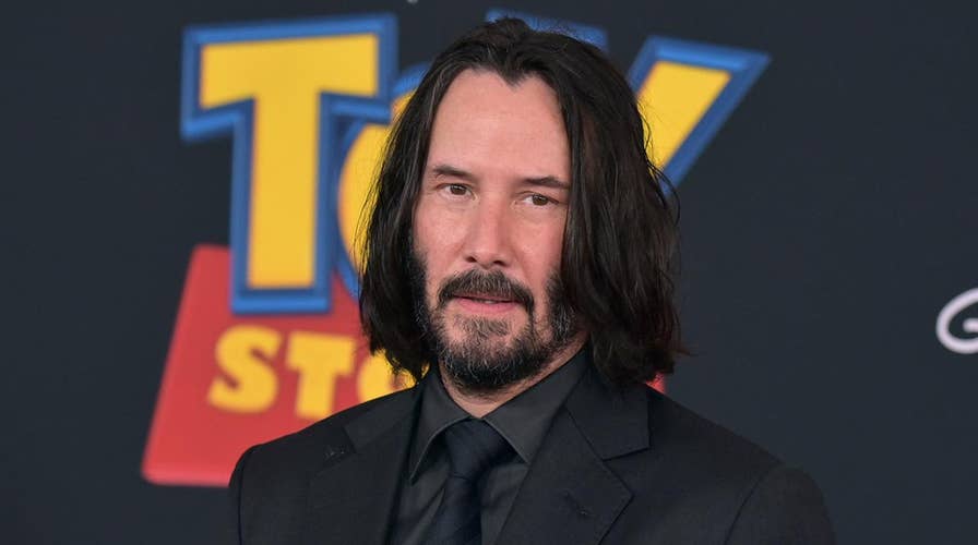 Keanu Reeves being praised as 'respectful king' online