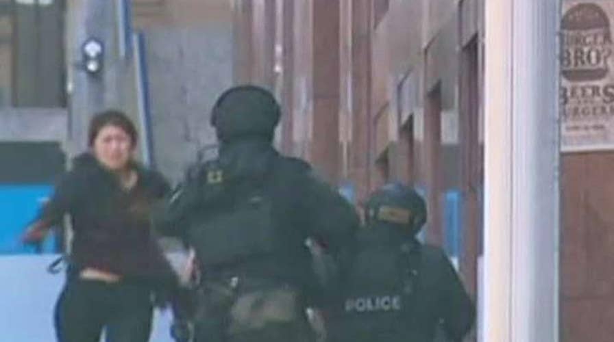 Australian authorities arrest 3 in alleged Sydney terror plot