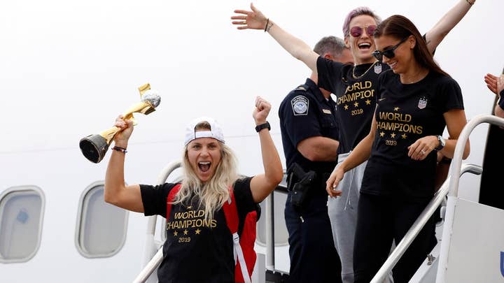 US World Cup win sparks equal pay debate