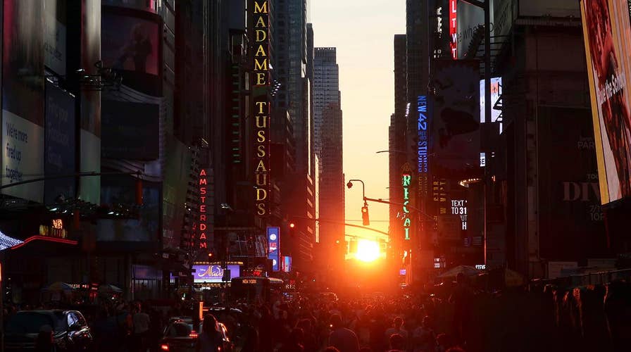 Widespread power outages reported in Manhattan