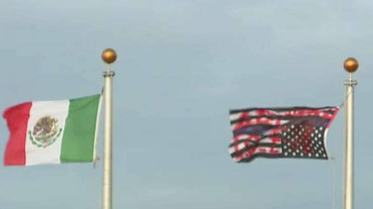 Nikki Haley Slams Disgusting Silence From Dems After Mexican Flag Raised At Ice Facility Fox News
