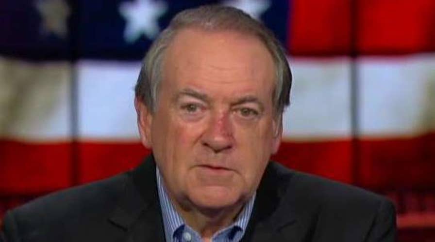 Mike Huckabee defends President Trump: A person doesn't suddenly become a racist at age of 72