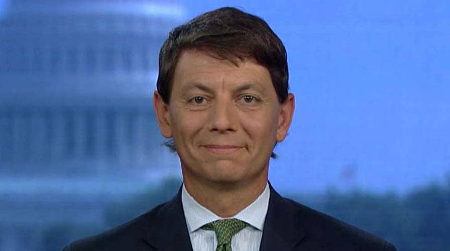 White House slams press in racism furor