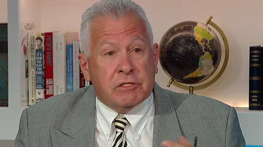 Retired NYPD lieutenant says cops don't respect Mayor Bill de Blasio