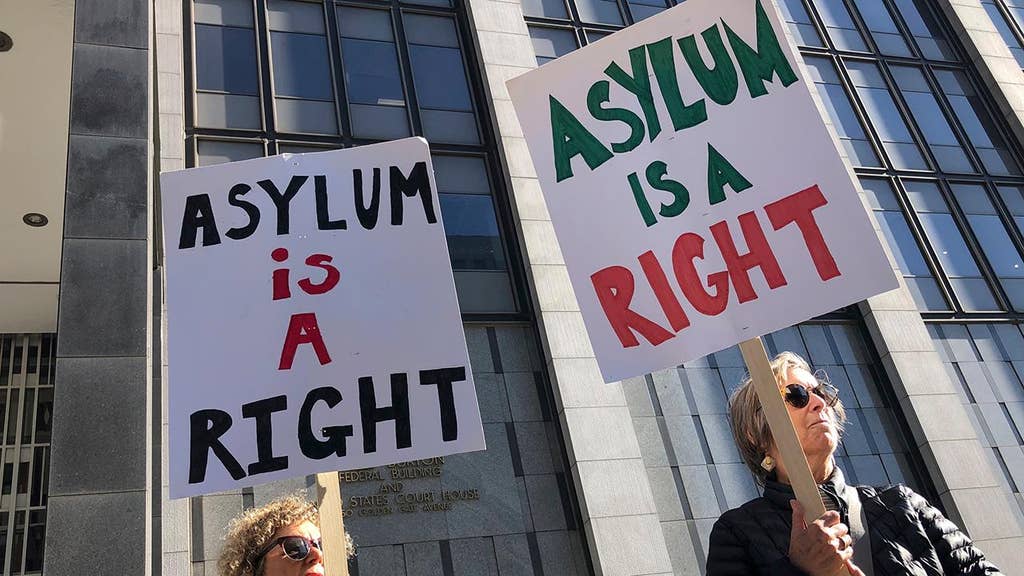 Federal appeals court sides with White House on key asylum issue