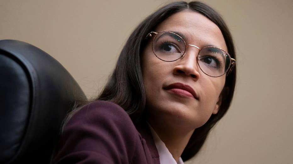 نتيجة بØØ« الصور عن ‪pictures Alexandria Ocasio-Cortez says party is coming together after 'productive' Pelosi meeting‬â€