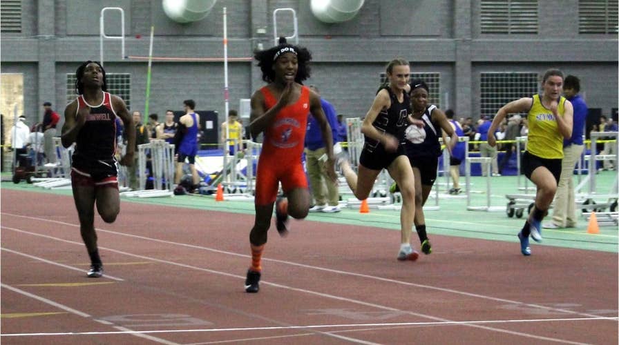 Woman calls out sister for fake Instagram 'hiking' photos, goes viral