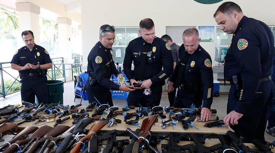 2020 Dems embrace federal gun buyback program in wake of mass shootings