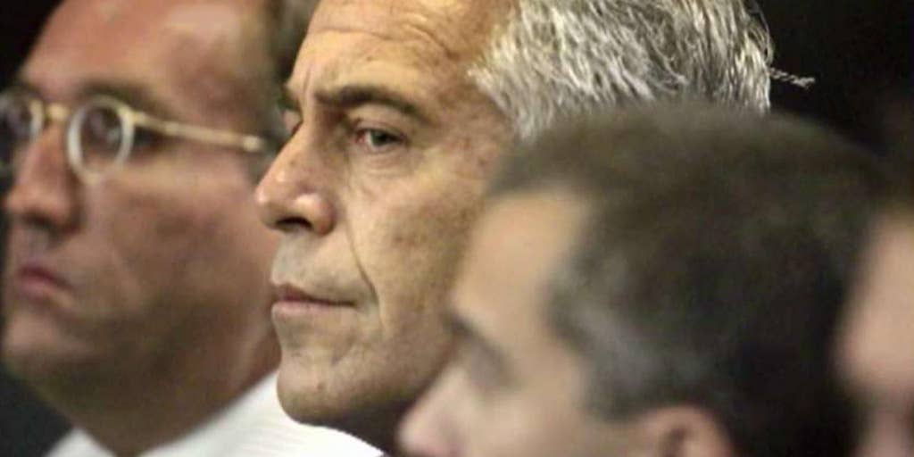 Jeffrey Epstein autopsy reveals broken bones in neck, cause of death pending: report