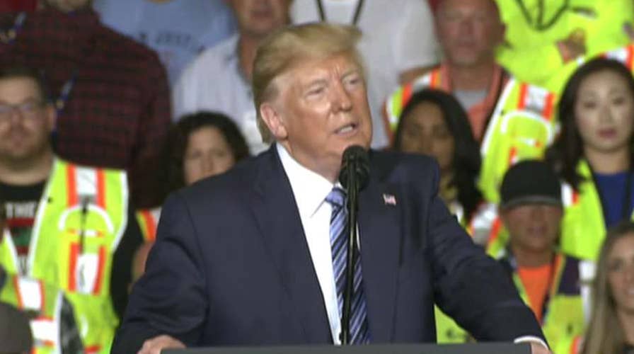 Trump goes after Warren, Biden while courting working class in Pennsylvania