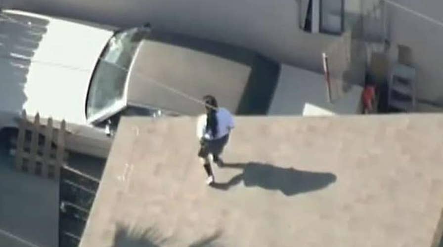 Robbery suspects lead police on wild chase in Los Angeles