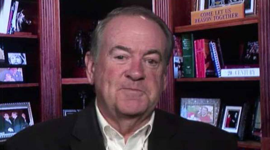 Mike Huckabee says Democrats are trying to demonize law enforcement officials on the border