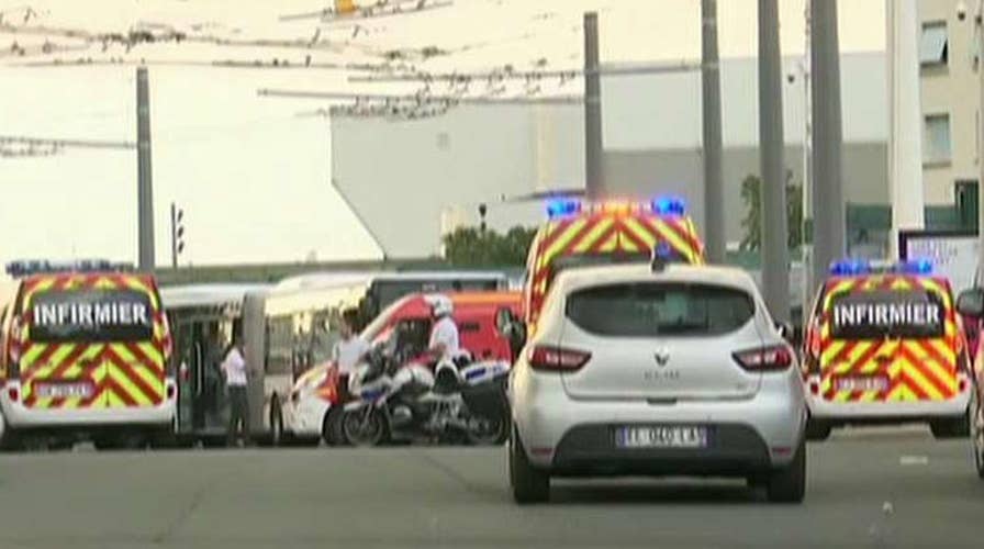 1 dead, at least 9 injured in French knife attack