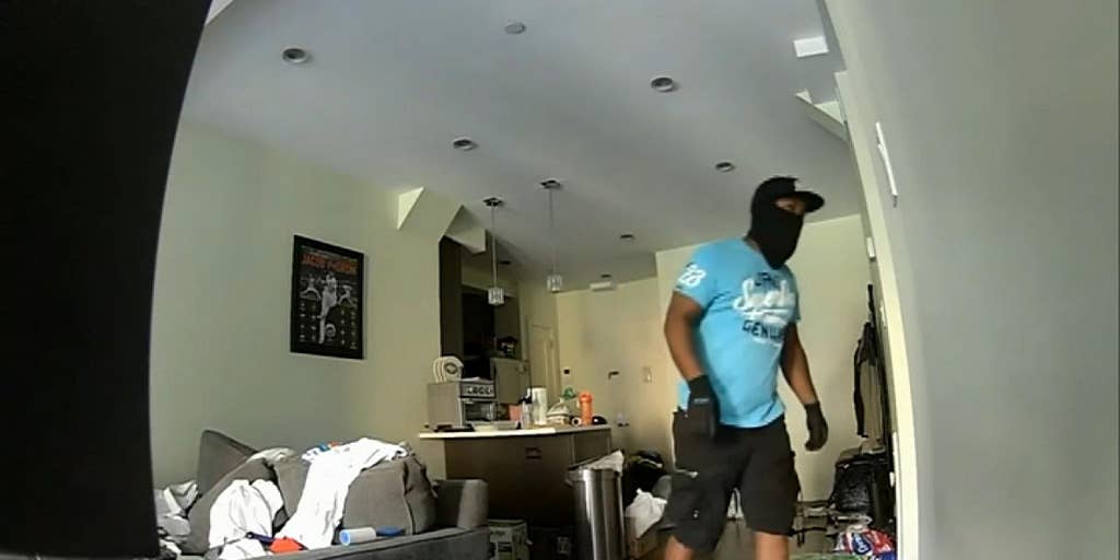 Brazen Burglary Of Fox News Employee S New York City Apartment Caught On Camera Fox News