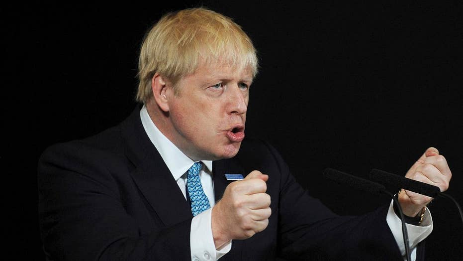 نخست وزیر بریتانیا ، بوریس جانسون از عقب نشینی طرح Brexit رنج می برد ، اکثریت را از دست داد