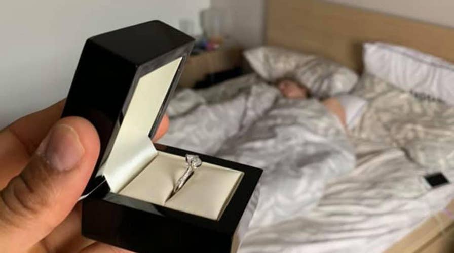 Photos of a man proposing to girlfriend without her knowing it, goes viral