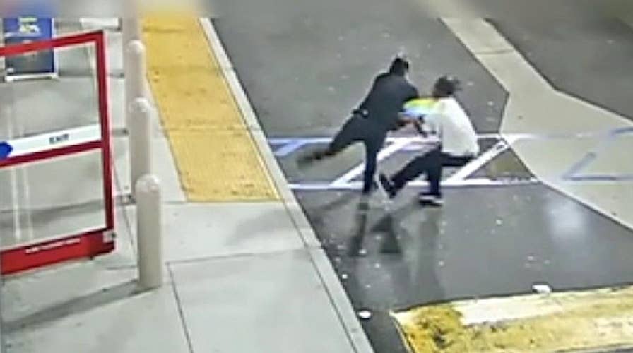 Armed Robber Caught On Video In Struggle With Los Angeles Best Buy Employee Cops Fox News