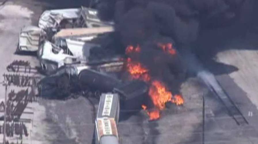Illinois train derailment sparks massive fire