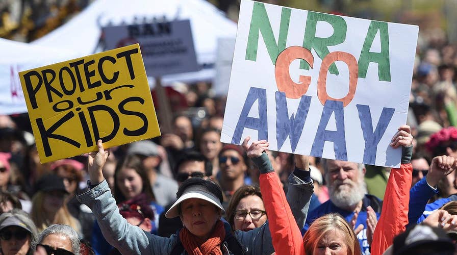 Poll: 1 in 4 Democrats want to ban NRA memberships