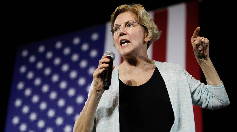 Elizabeth Warren rallies supporters in New York City