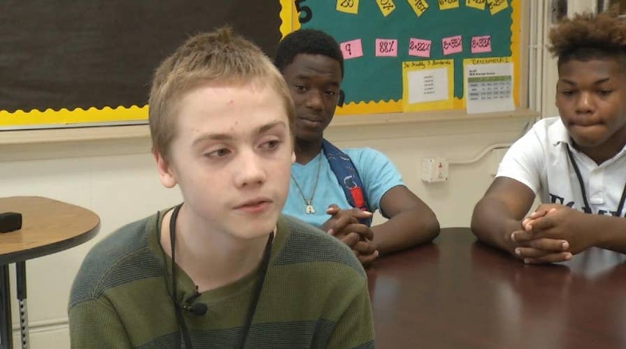 Tennessee students help classmate bullied for wearing same clothes