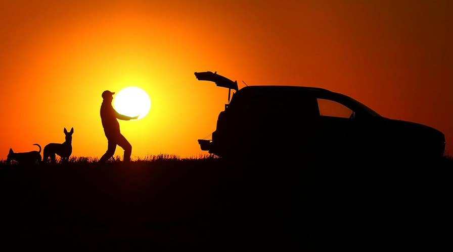 SEE IT: Amazing photos depict man loading the sun into his SUV