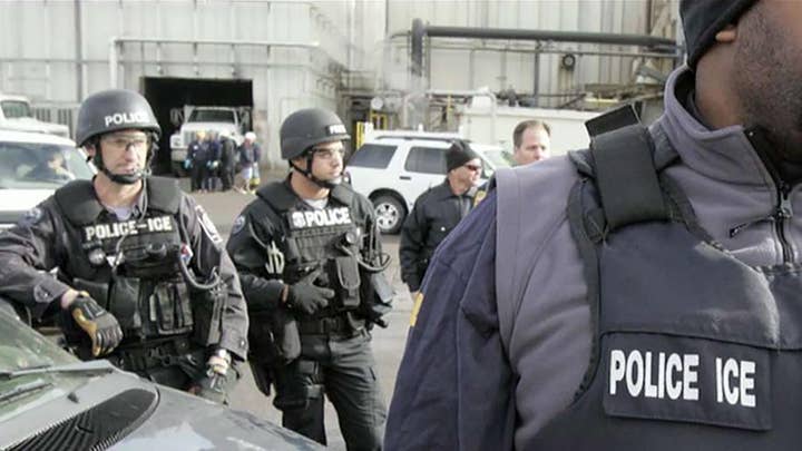 Fox News obtains internal Chicago Police Department memo telling officers to not aid DHS in certain situations