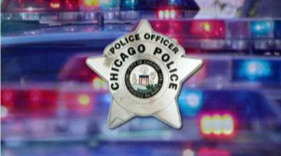 Chicago mayor forbids police from helping immigration agents