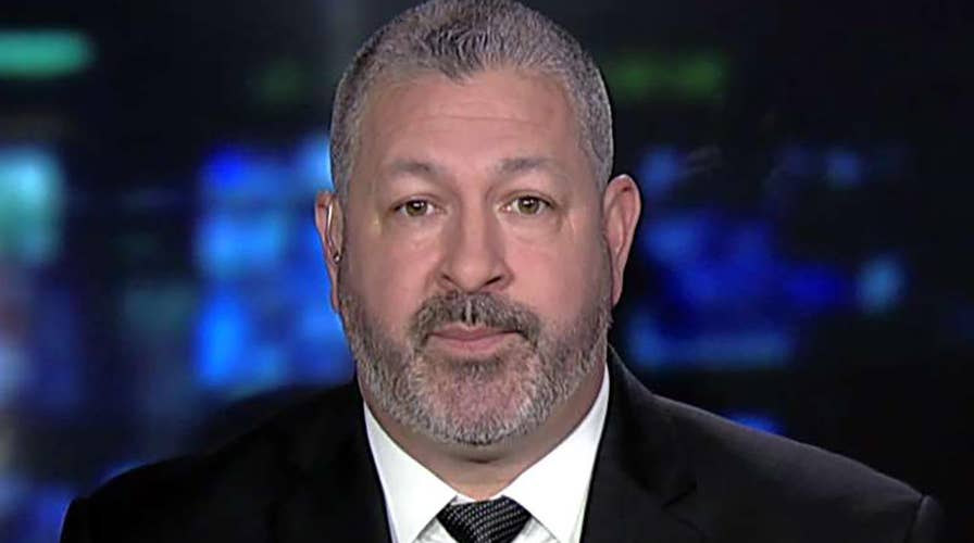 Memo to Chicago police department tells officers they cannot assist with DHS