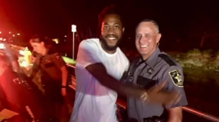 Raw video: Florida deputy helps deliver baby on the side of the road