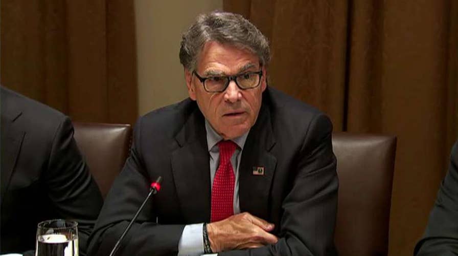 Rick Perry announces plans to resign as energy secretary