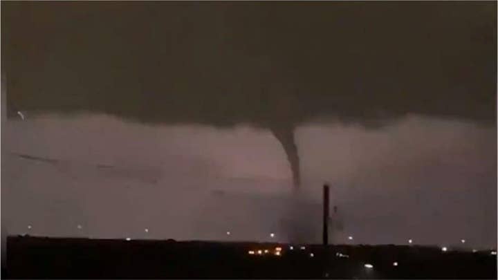 Tornado rips through Dallas, leaving significant damage and thousands without power