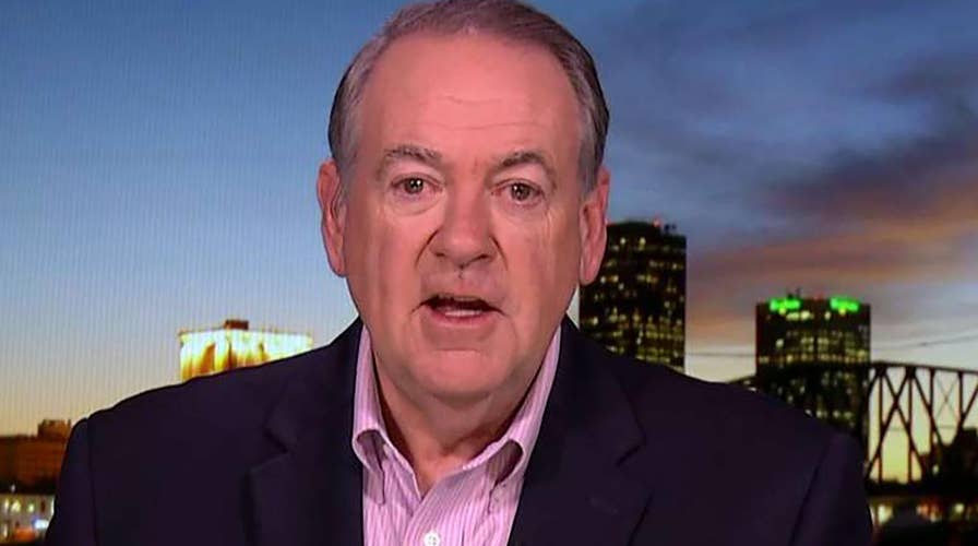 Mike Huckabee sounds off on Warren's tax plan, Romney's secret Twitter account