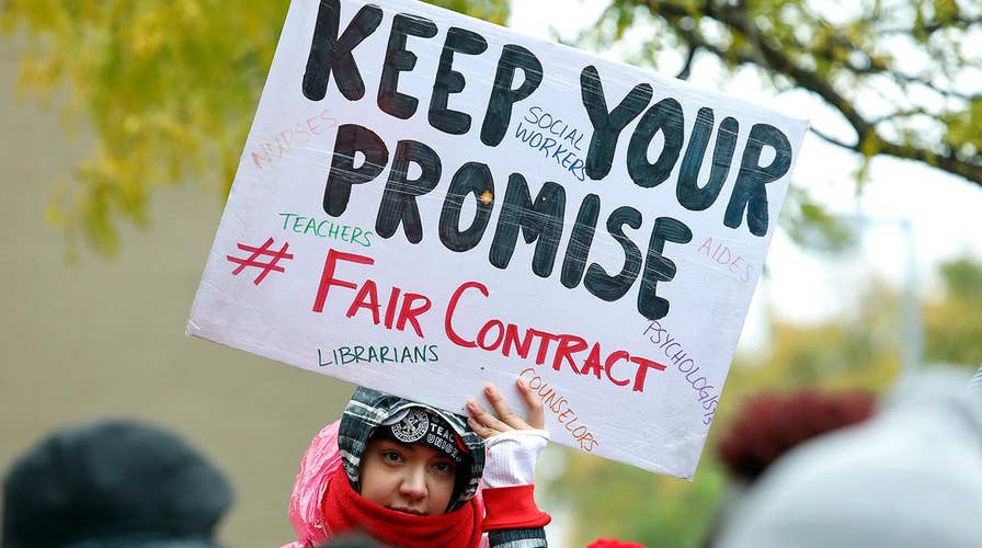 Striking teachers march on Chicago City Hall head of mayor's budget address