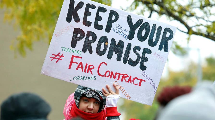 Striking teachers march on Chicago City Hall head of mayor's budget address