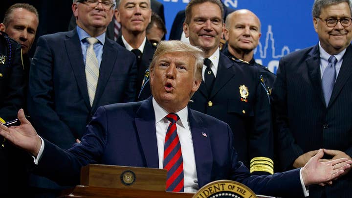 Trump signs executive order to address Chicago crime