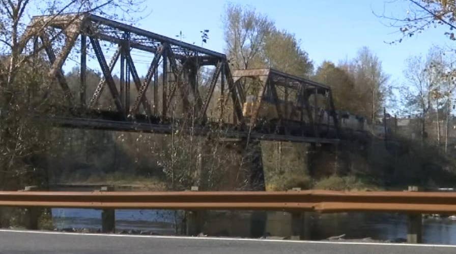 Teenager hit and killed by train in Oregon