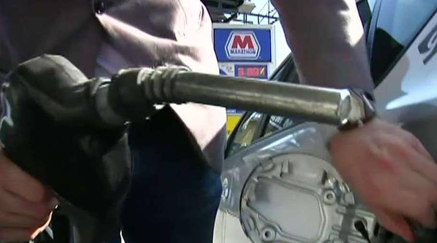 Drivers start the week with lower gas prices