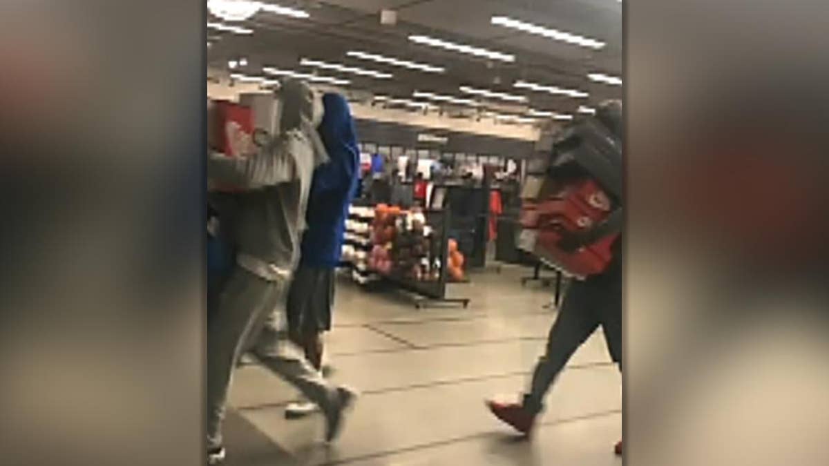 California Nike store robbed by thieves who walked out with armfuls of merchandise Fox News