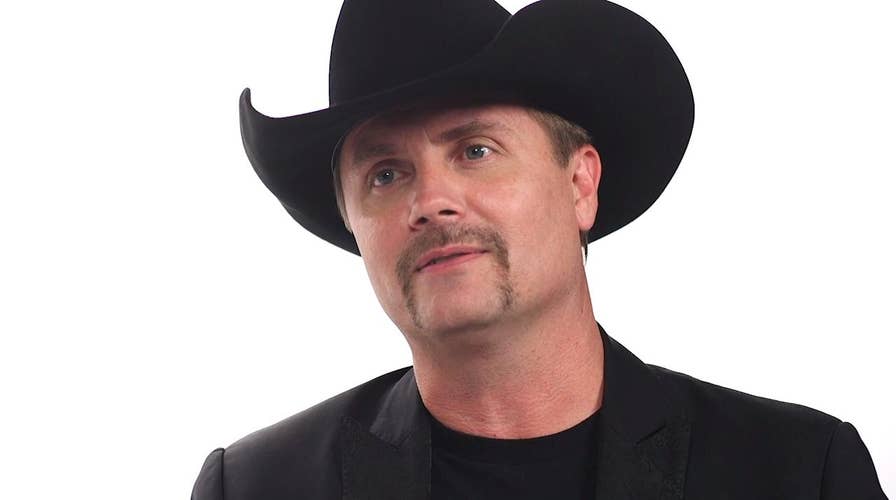 John Rich celebrates Thanksgiving with a wild after-dinner tradition